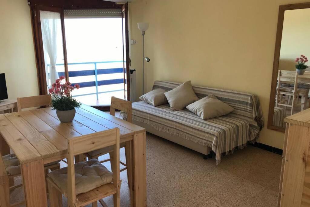 El Faro Apartaments Platja Llarga-Les Salines-Tgn Tarragona Dış mekan fotoğraf