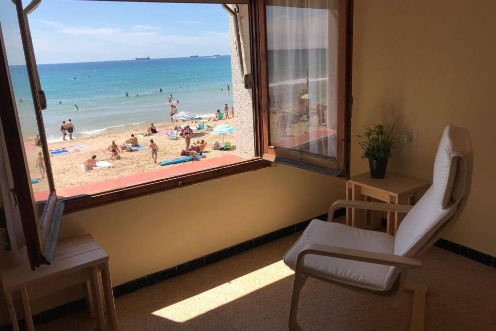 El Faro Apartaments Platja Llarga-Les Salines-Tgn Tarragona Dış mekan fotoğraf