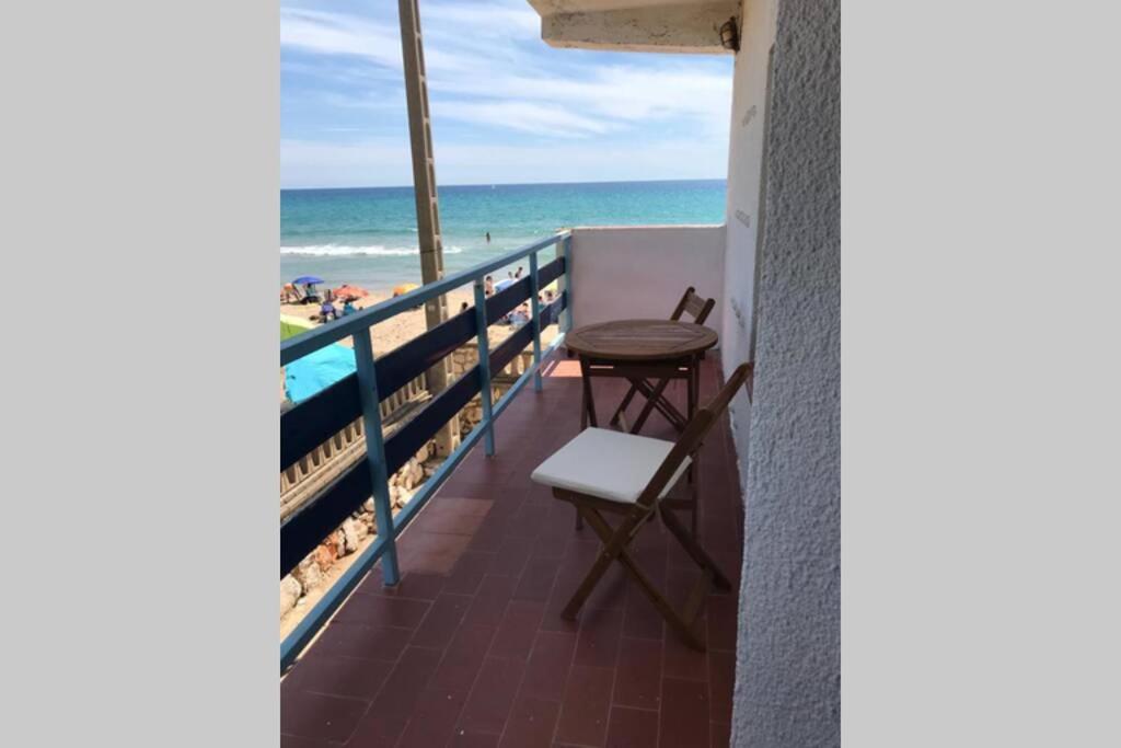 El Faro Apartaments Platja Llarga-Les Salines-Tgn Tarragona Dış mekan fotoğraf