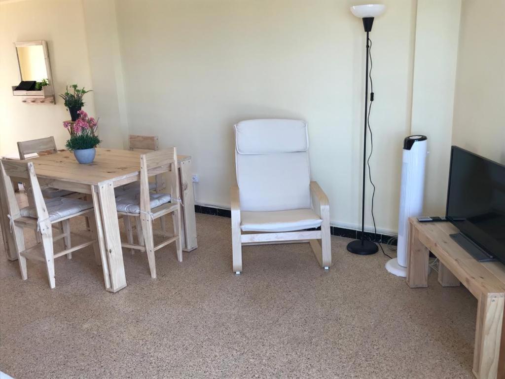 El Faro Apartaments Platja Llarga-Les Salines-Tgn Tarragona Dış mekan fotoğraf