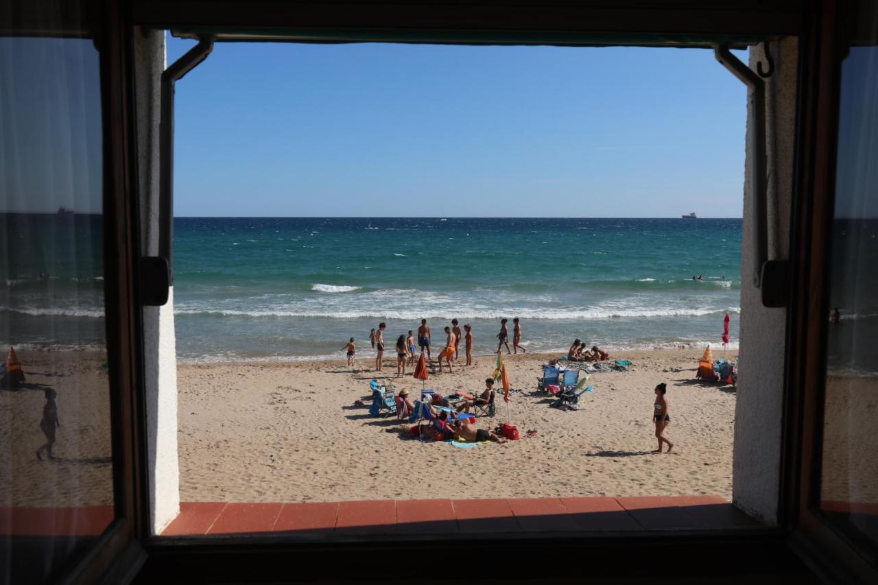 El Faro Apartaments Platja Llarga-Les Salines-Tgn Tarragona Dış mekan fotoğraf